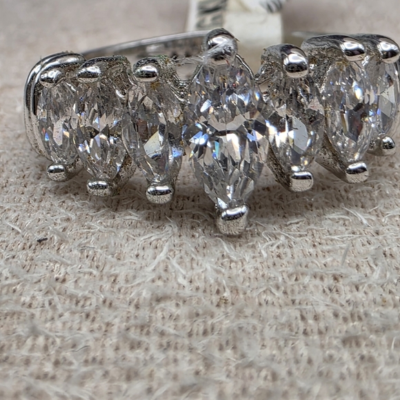 Elegant Silver Women's Ring (401) - Picture 2 of 2